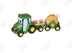 Tractor mic John Deere cu animale de fermă
